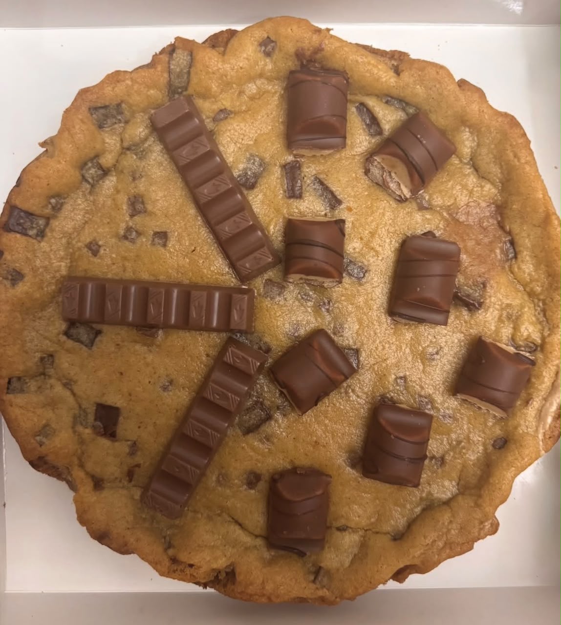 Half Kinder, half Kinder Bueno cookie pie tray